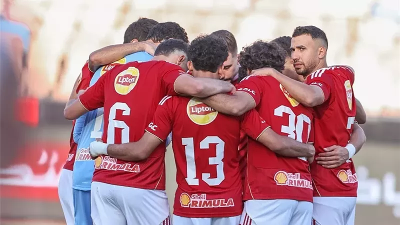 الرحيل يهدد مستقبل 5 لاعبين مع الأهلي في يناير