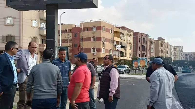 رئيس جهاز مدينة العبور يواصل متابعة أعمال تطوير ورفع كفاءة الطرق