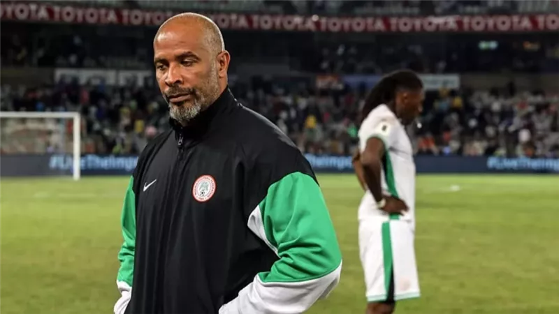 مدرب نيجيريا يتهم الكونغو بممارسة السحر في ركلات الترجيح