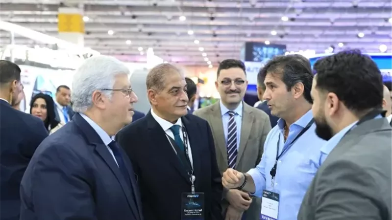 وزير التعليم العالي يتفقد معرض 2025 Cairo ICT