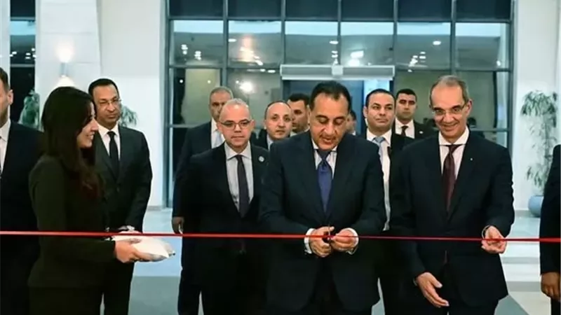 محمد فريد يستعرض جهود الرقمنة أمام رئيس الوزراء في Cairo ICT 2025