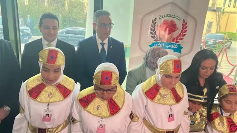 وزيرة التضامن تتفقد عددا من المعارض ومباني المديرية بالفيوم