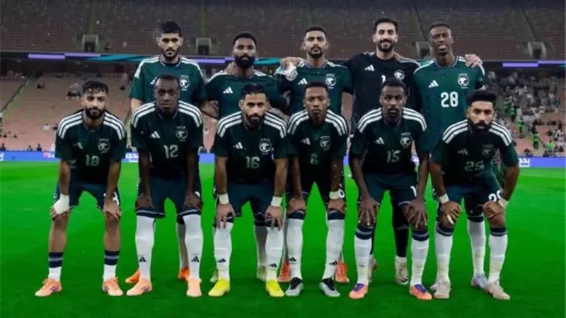 رينارد يستبعد نجم الهلال من مواجهة السعودية ضد الجزائر