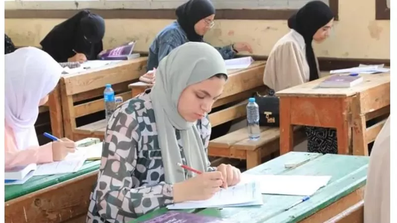 عقد امتحانات شهر نوفمبر لأولى وثانية ثانوي ورقيا