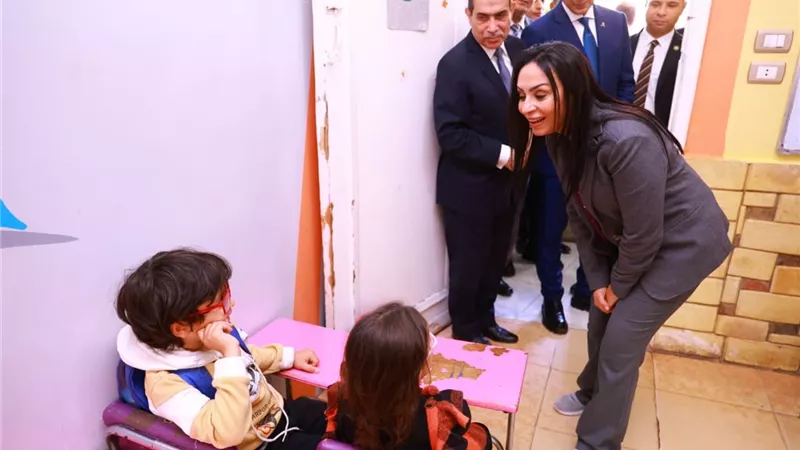 وزيرة التضامن تتفقد مشروع خدمة المرأة العاملة بالجمعية المصرية لحماية الأطفال