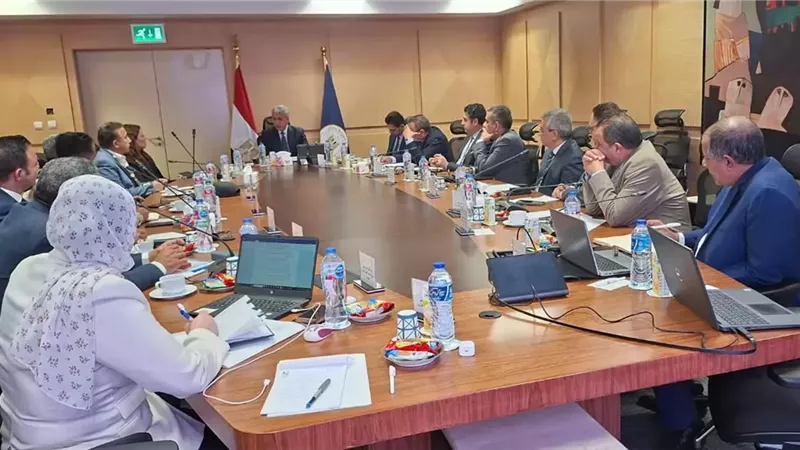 وزير السياحة يترأس الاجتماع الأول للجنة المختصة بوضع خطة تحديث المخازن الأثرية ومتطلباتها على مستوى الجمهورية
