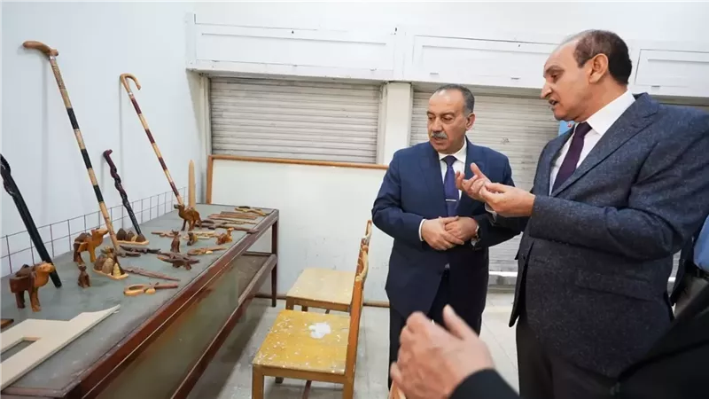 محافظ أسيوط يتفقد 