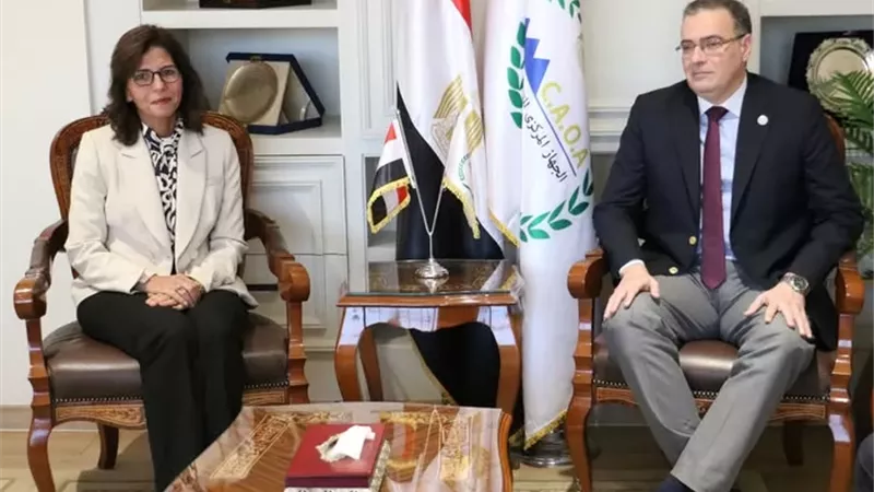 رئيس التنظيم والإدارة يناقش سبل بناء قدرات القيادات بالجهاز الإداري