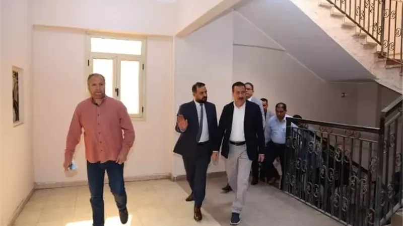محافظ المنوفية يتفقد تجهيزات مبنى التأمين الصحي الجديد بسنتريس