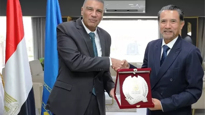 محافظ أسوان يستقبل سفير إندونيسيا لبحث تعزيز التعاون الإقتصادى