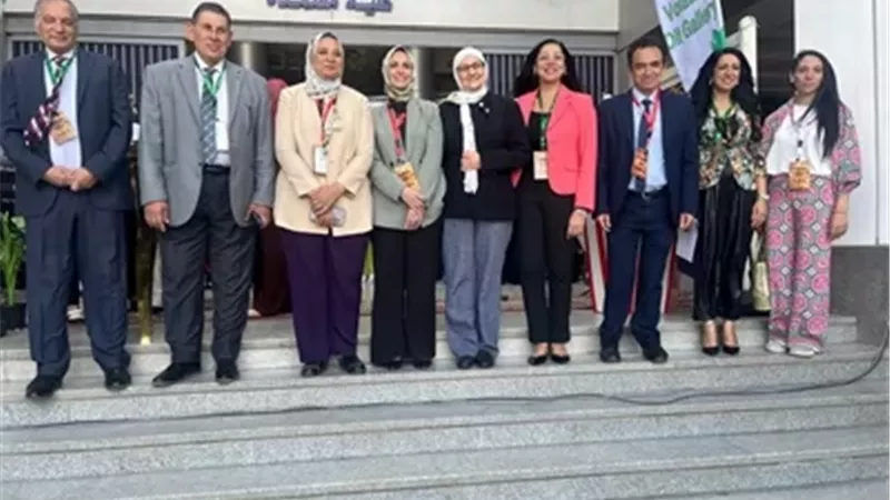 صيدلة عين شمس تنظم معرض الزيوت العطرية 2025