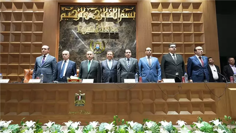 الأمين العام للمحكمة العربية للتحكيم يثمن جهود محافظة أسيوط