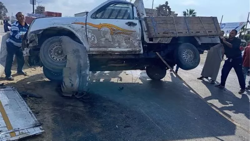 إصابة 3 إثر تصادم سيارتين سوزوكي ونصف نقل بطريق إسكندرية الزراعي