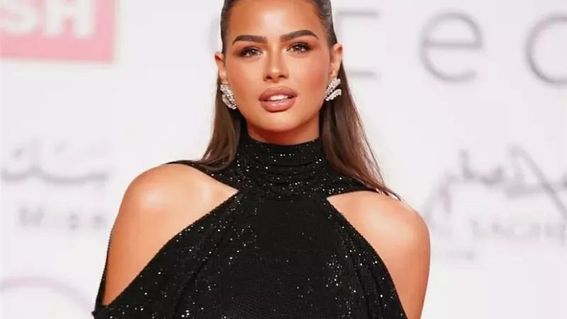 بالسوارية.. هنادى مهنى تلفت الأنظار من مهرجان القاهرة السينمائى