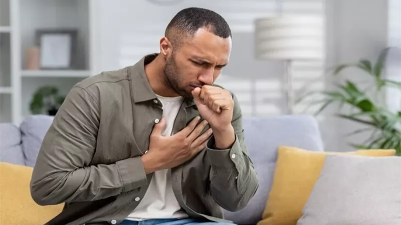 خبير روسي يكشف أسرع طريقة لتهدئة السعال الجاف