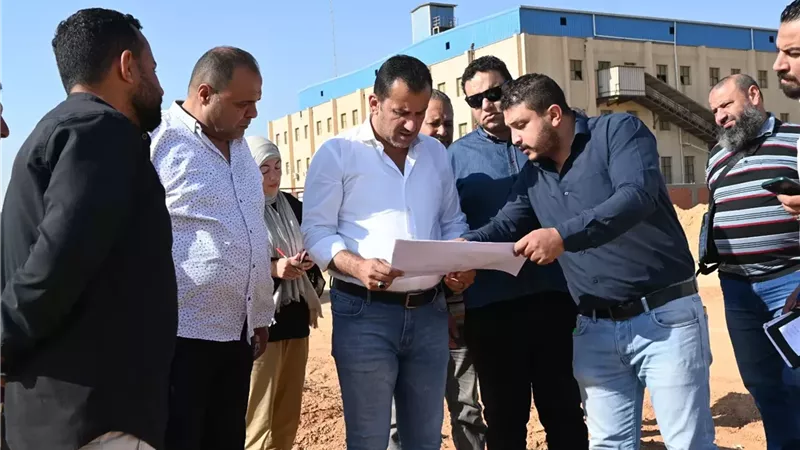 رفع كفاءة 6 مناطق صناعية بالعاشر من رمضان لدعم الاستثمار .. صور