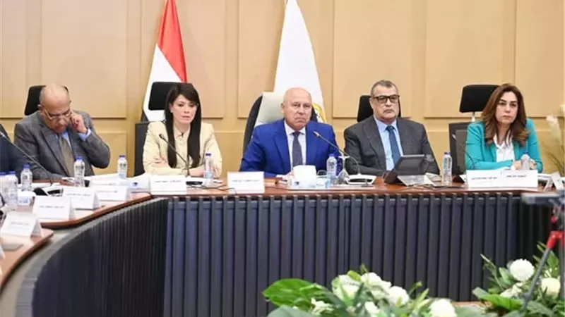 الموافقة على تزويد 7 مصانع بالمنطقة الاقتصادية بالطاقة اللازمة للتوسع