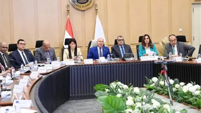 الموافقة لـ3 شركات لتصنيع النقل وتطوير الميناء الجاف بالعاشر من رمضان