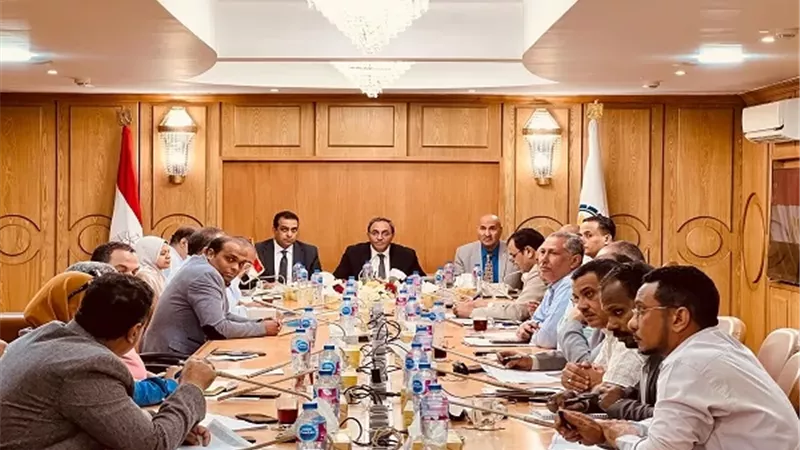 محافظ قنا يترأس اجتماعا موسعًا لمتابعة الخطة الاستثمارية