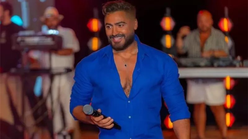 عمرو مصطفى يدعم تامر حسنى برسالة مؤثره