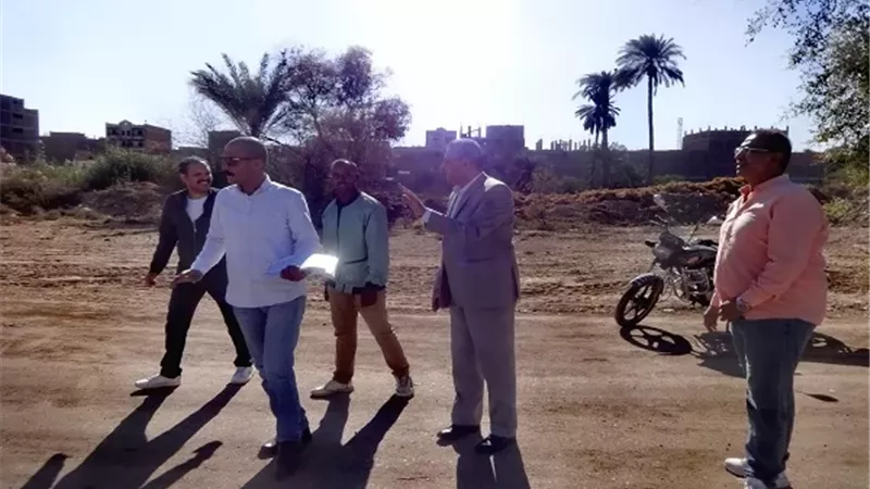لجنة من الدفاع والتنمية المحلية لمراجعة وتقييم المعدات والمركبات