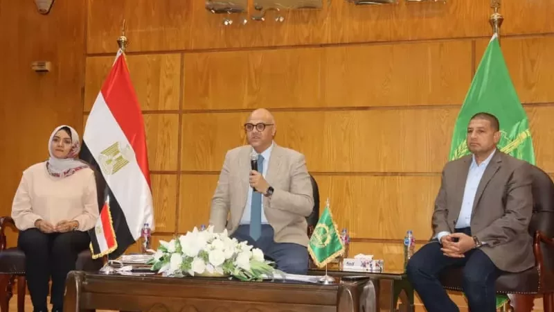 محافظ القليوبية: لا تهاون مع التعديات.. ومشروعات جديدة لدعم التعليم والصرف الصحي