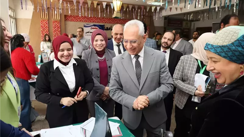 رئيس جامعة المنيا يفتتح الملتقى التوظيفي الخامس لكلية السياحة
