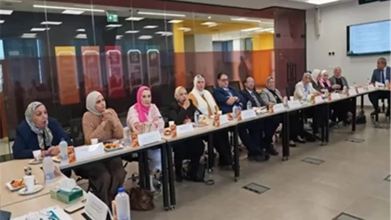 نائب رئيس جامعة عين شمس تترأس اجتماع مجلس الدراسات العليا والبحوث