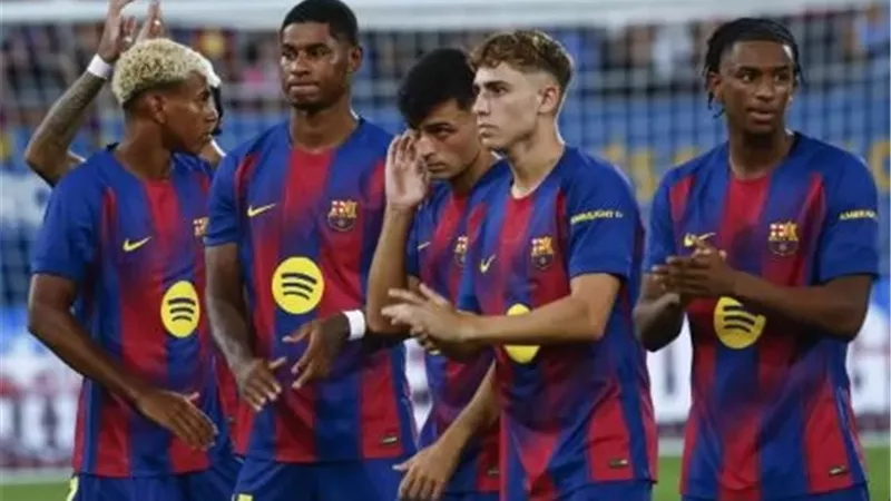 تعديل موعد مباراة فياريال وبرشلونة فى الجولة الـ 17 بالليجا