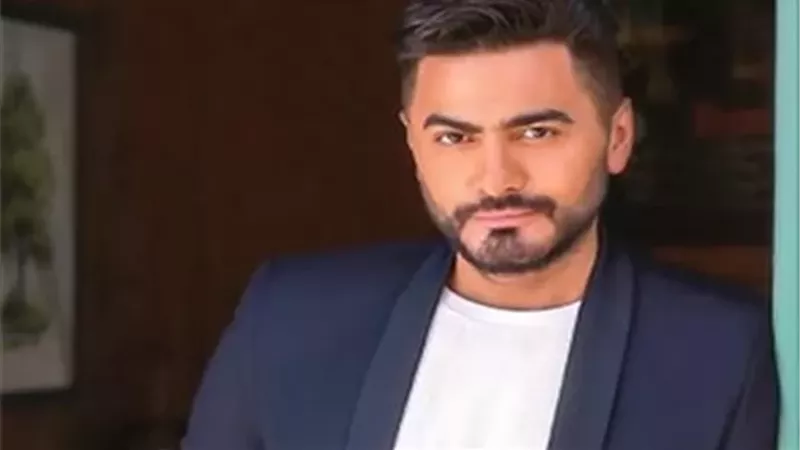 محمد إمام يدعم تامر حسني بعد تعرضه لوعكة صحية.. شاهد