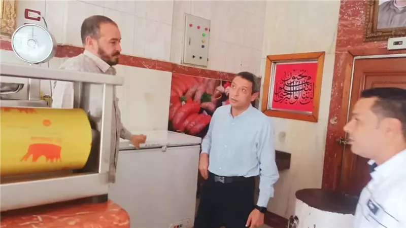 جولة مفاجئة لمحافظ السويس لضبط الأسعار والتأكيد علي توافر السلع