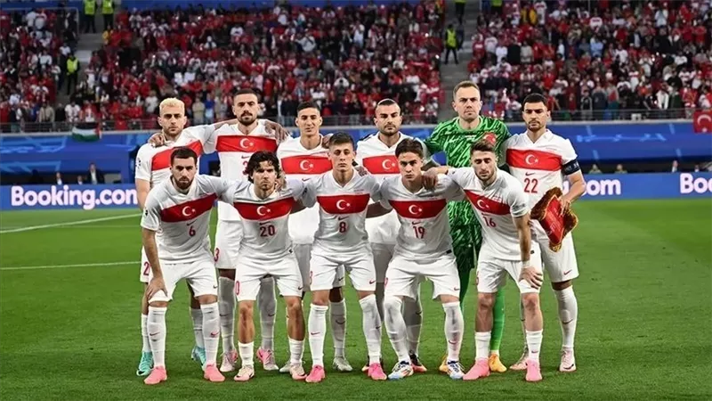 بعثة المنتخب التركى باسبانيا تتعرض للسرقة