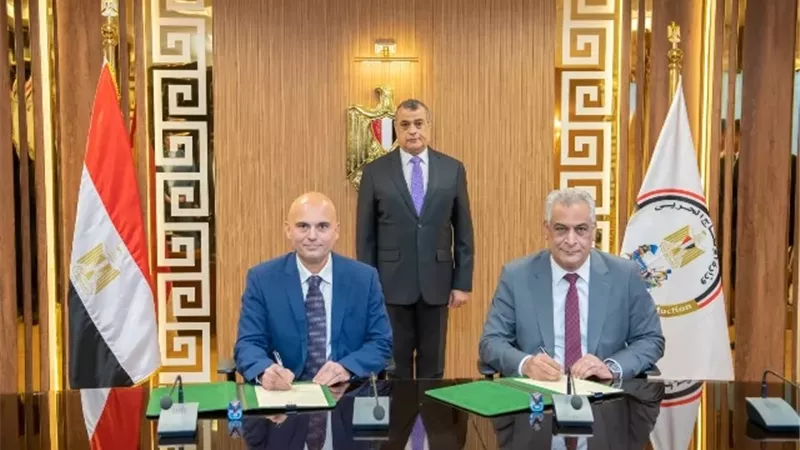 وزيرالدولة للإنتاج الحربي يشهد توقيع اتفاقية تصنيع المحركات الكهربائية