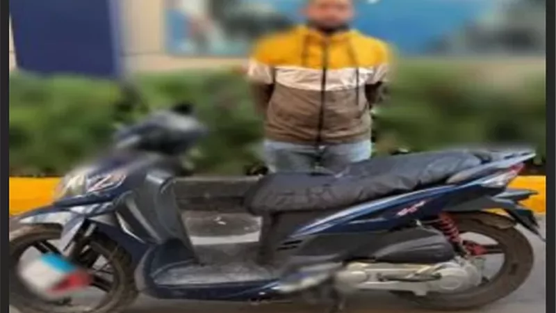 ضبط سائق دراجة نارية اصطدم بسيدة واصابها بالإسكندرية