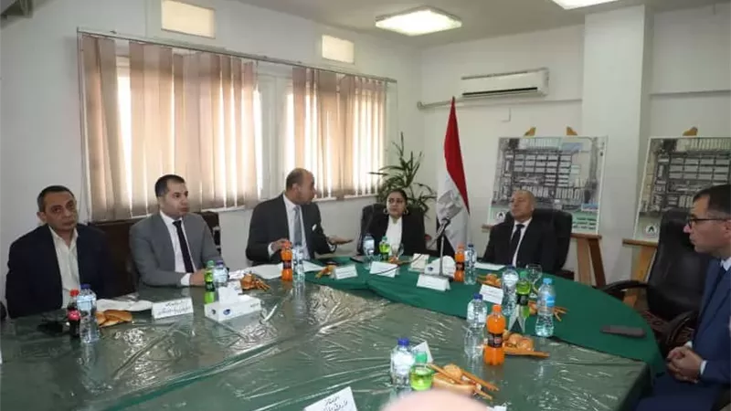 محافظ القاهرة: خطة تطوير سوق العبور هدفها رفع كفاءة المرافق والبنية التحتية وتحقق مصالح التجار