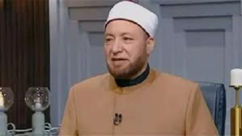 حكم ما تساقط من شعر المرأة أثناء التسريح