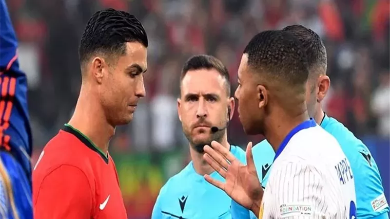 تيبو كورتوا: كريستيانو يتمتع بعقلية فوز أقوى من مبابي