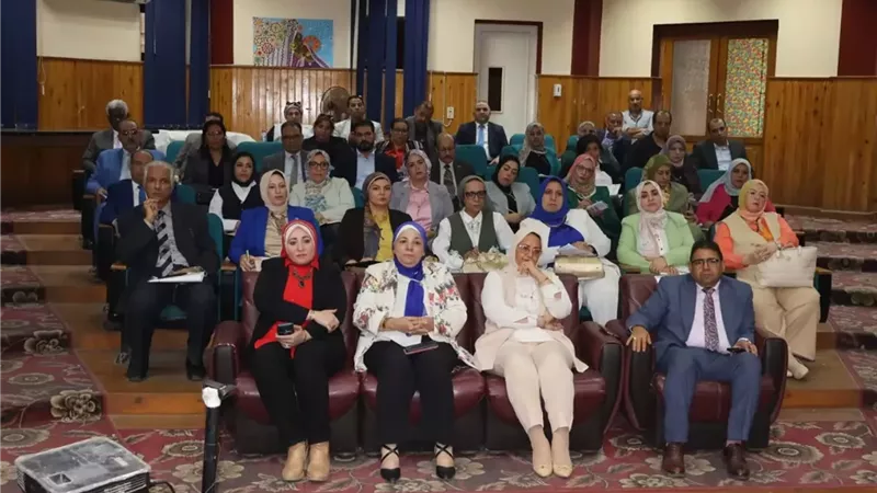 مدير تعليم القاهرة تناقش خطة المديرية للاستعداد للانتخابات البرلمانية