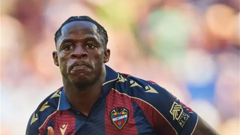 مدرب الكاميرون: إيونج يشبه يامال .. ويمكنه اللعب مع برشلونة