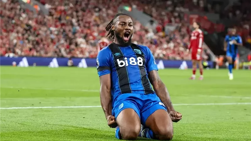 صراع بين السيتى وتوتنهام وليفربول على خليفة محمد صلاح