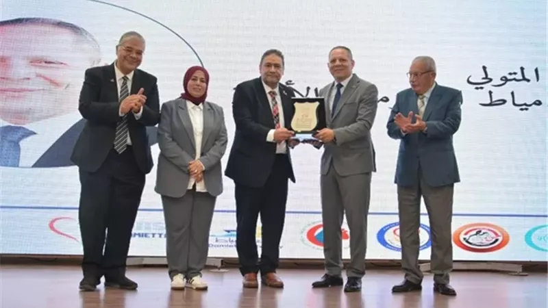 رئيس جامعة دمياط يفتتح الملتقى الصحي الأول