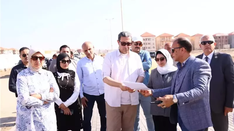 محافظ دمياط يتفقد أعمال تطوير رأس البر