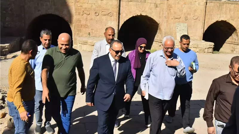 محافظ أسيوط يتفقد قنطرة المجذوب الأثرية