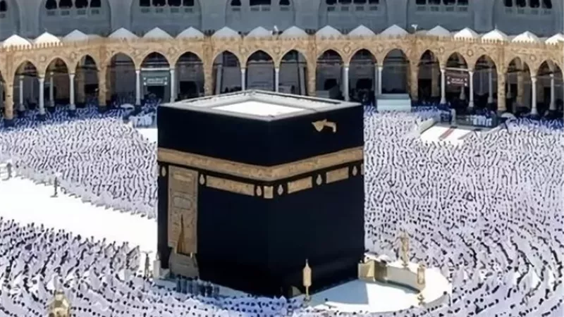 خطيب المسجد الحرام: الدنيا دار اختبار و ابتلاء