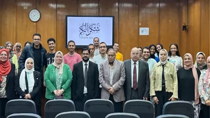 عين شمس تستضيف خبير الأمن السيبراني من جامعة إيست لندن