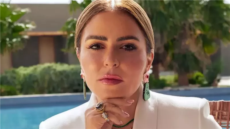 تأجيل أولى جلسات محاكمة مها الصغير بتهمة سرقة لوحات فنية