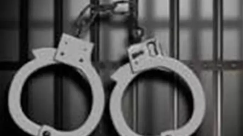 الإعدام شنقا لزوجين والحبس عاما لابنهما قتلوا صديقهم ودفنوه