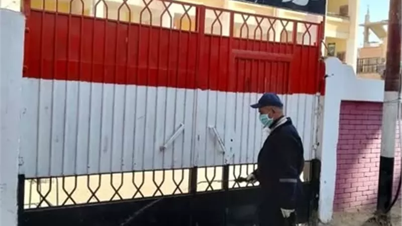 تطهير وتعقيم اللجان الإنتخابية بالتل الكبير في الإسماعيلية
