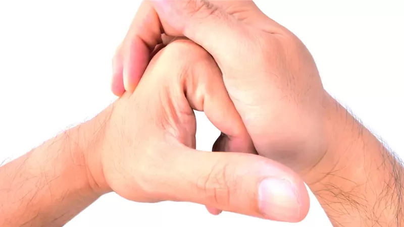 طقطقة الأصابع وعلاقته بالتهاب المفاصل
