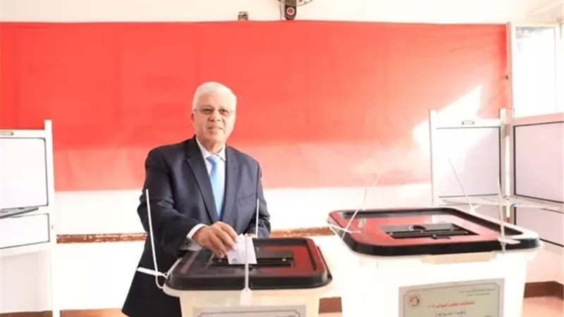 وزير التعليم العالي يدلي بصوته في انتخابات مجلس النواب 2025